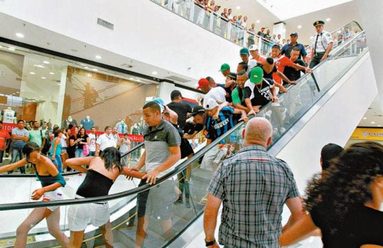 “Rolezinhos” expõem comerciários a riscos.